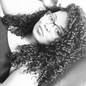 Meet your Posher, Ebony